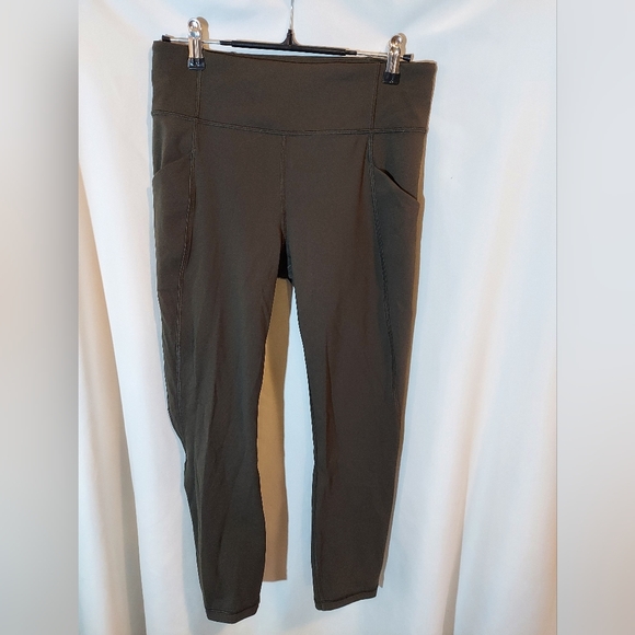 lululemon athletica Pants - Lululemon Athletica Dark Olive Cropped Leggings - 8